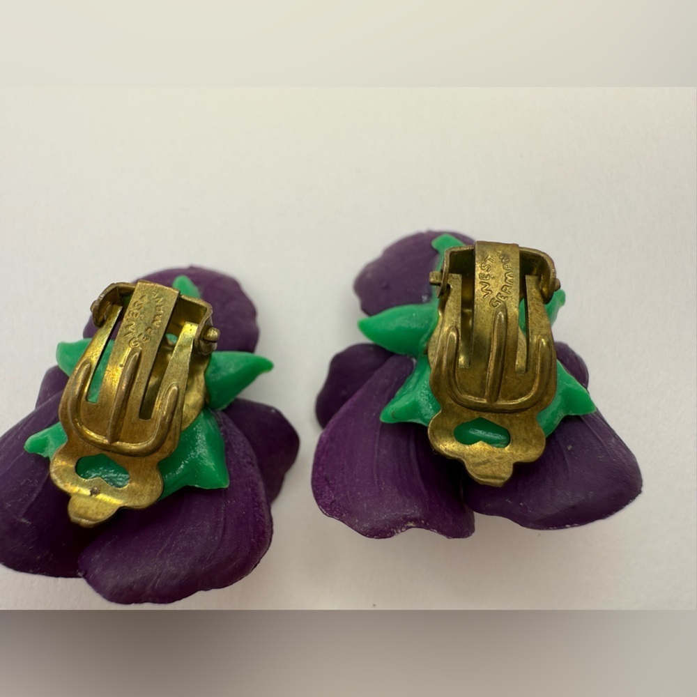Vintage West Germany pansy flower clip earrings - Picture 3 of 5